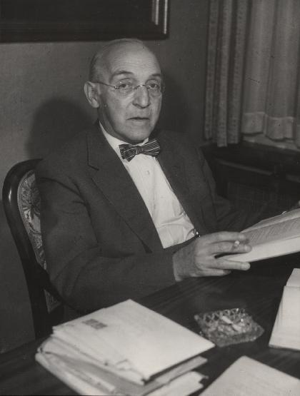 Dr. Hans Sachtleben.